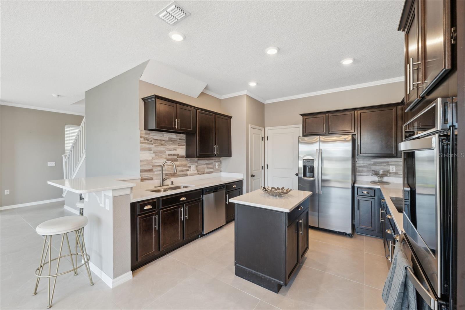 10721 SOUTHERN FOREST DR