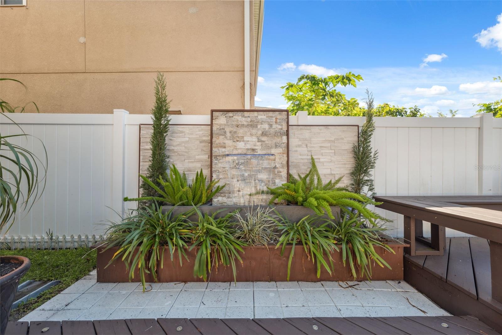 10721 SOUTHERN FOREST DR