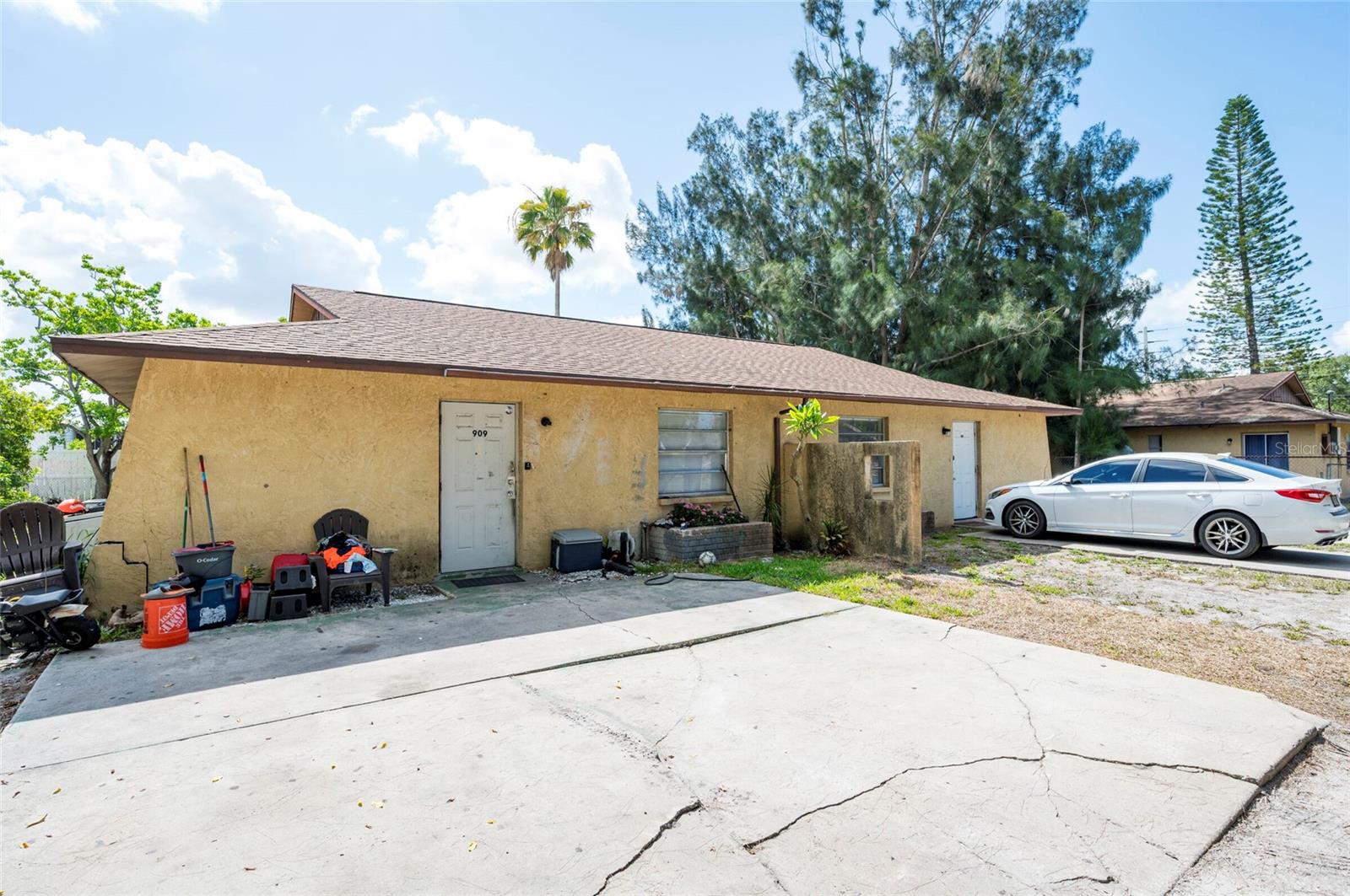 907 63RD AVE W #907 & 909