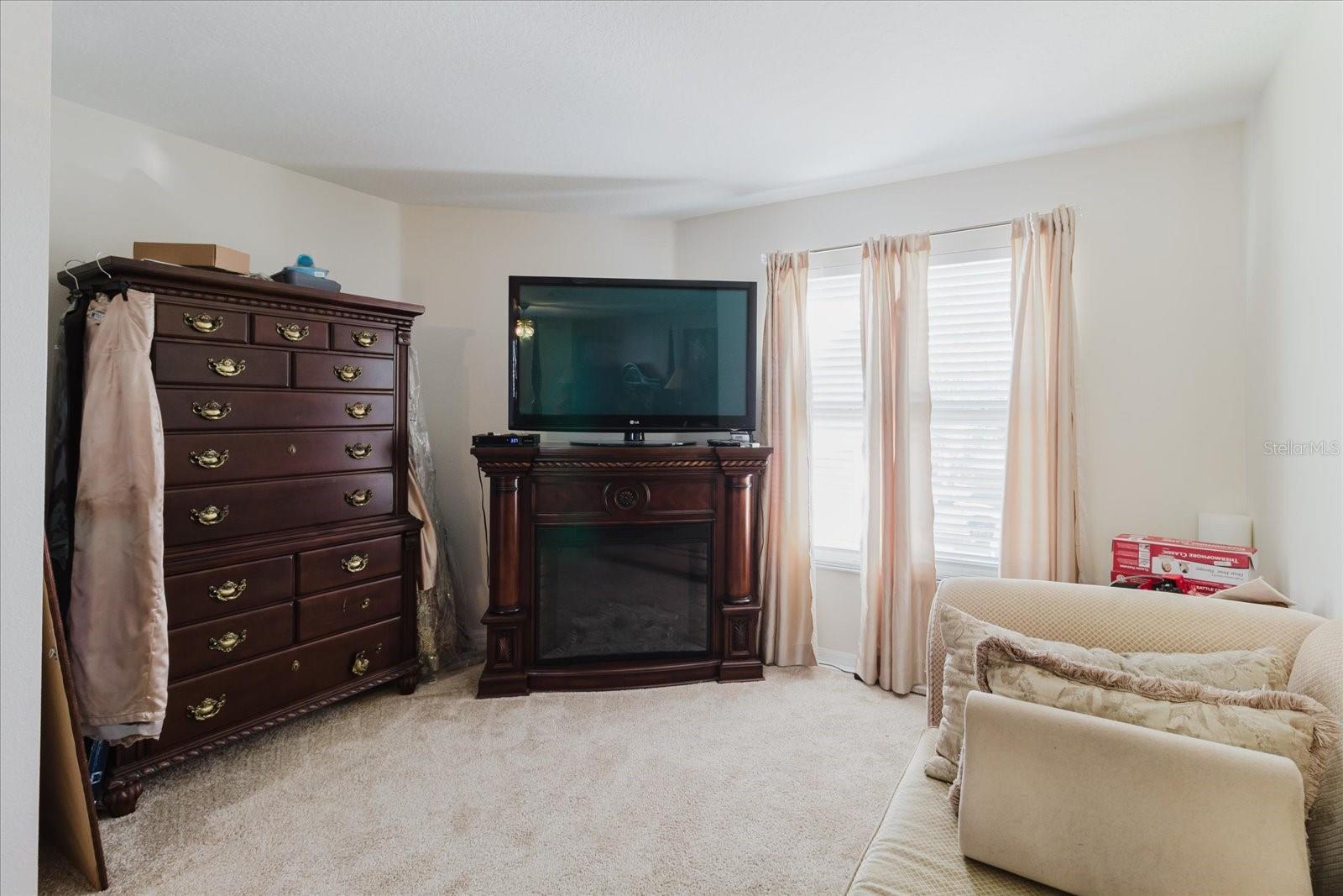 2717 AVON RIVER DR