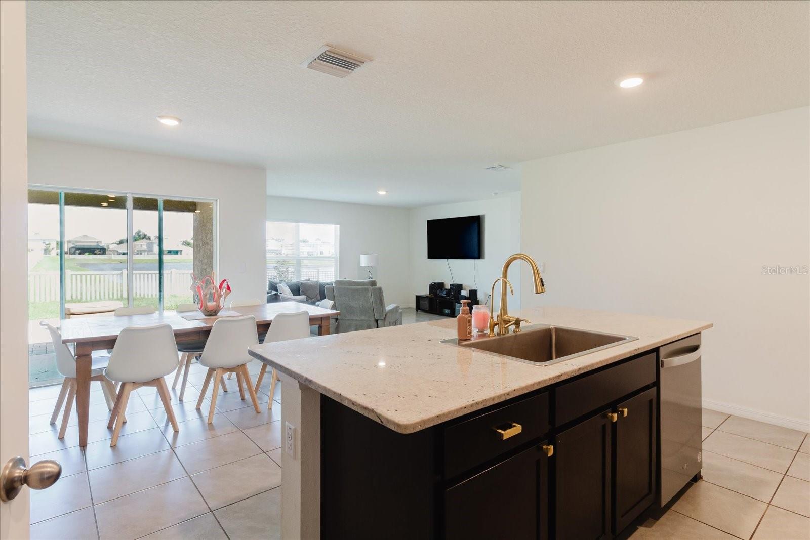 2812 GUMBO LIMBO DR