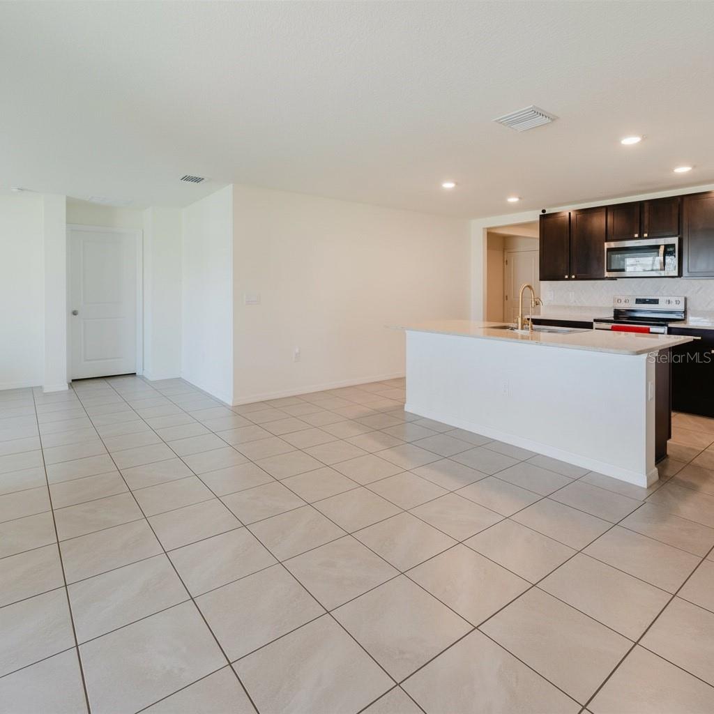 2812 GUMBO LIMBO DR