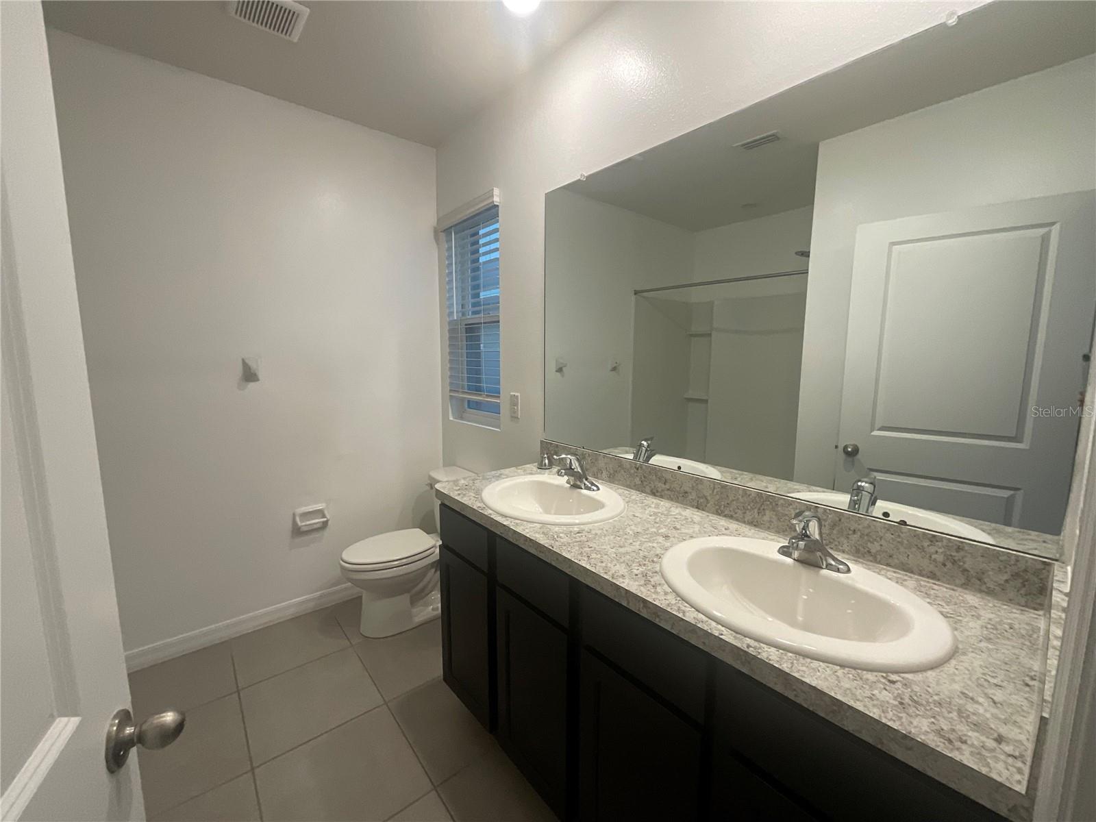 10206 GOLDEN LIGHT CT