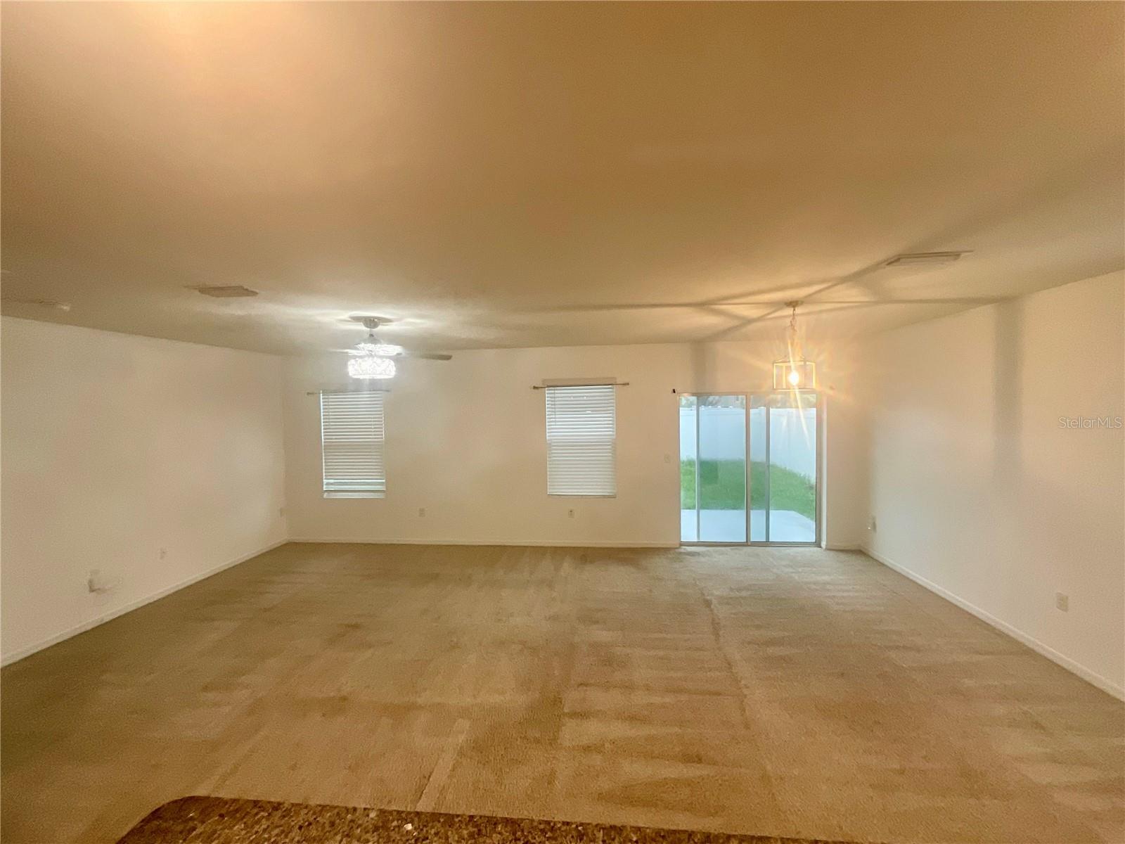 10206 GOLDEN LIGHT CT