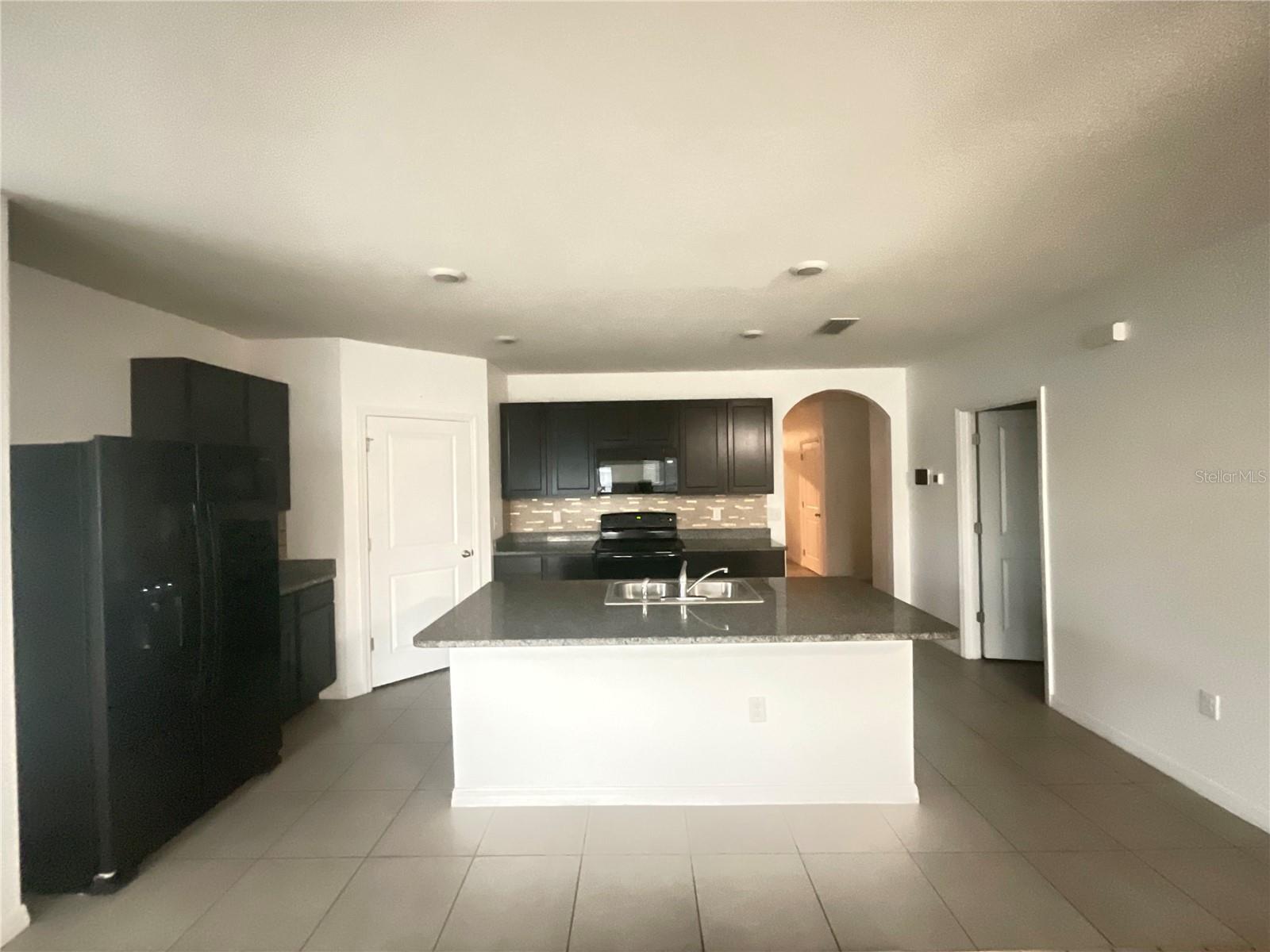 10206 GOLDEN LIGHT CT