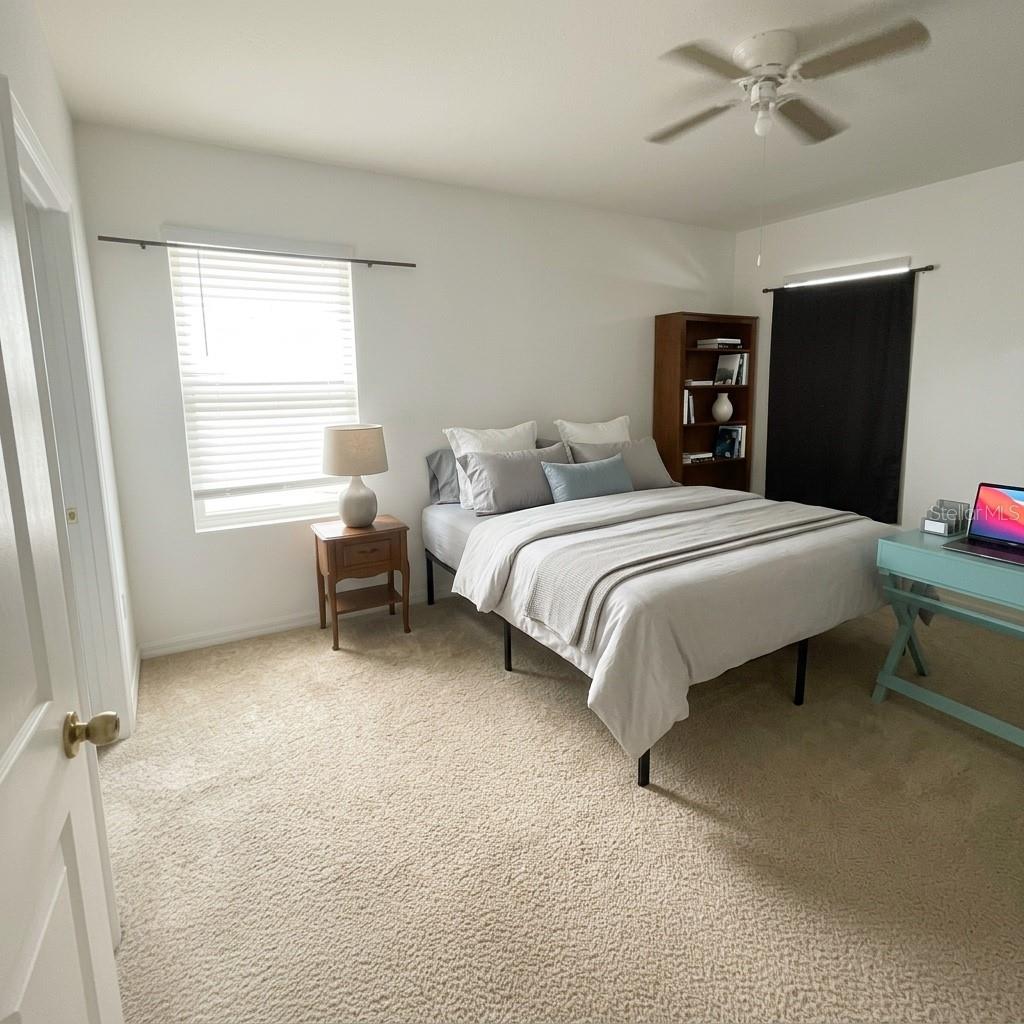 10206 GOLDEN LIGHT CT