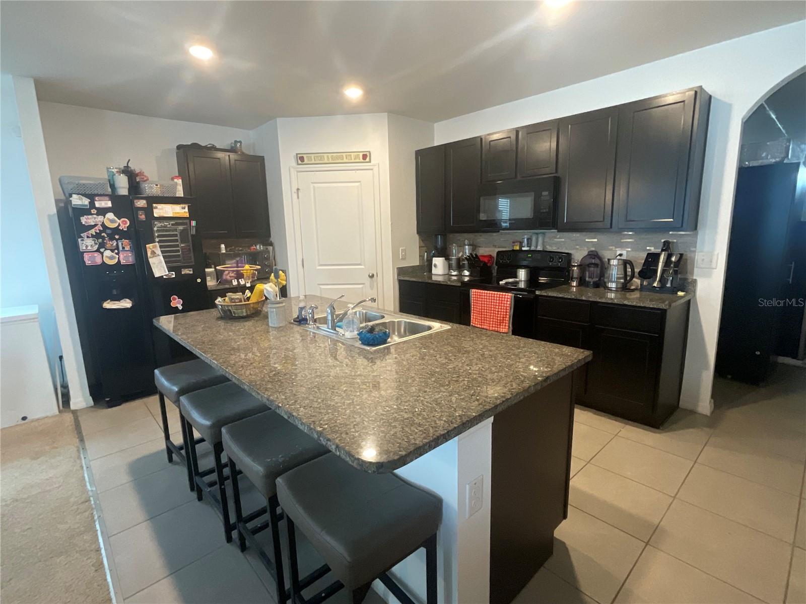 10206 GOLDEN LIGHT CT