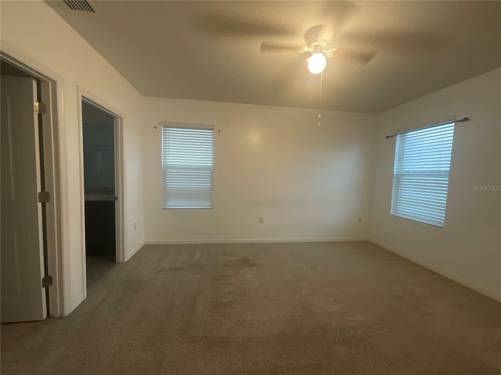 10206 GOLDEN LIGHT CT