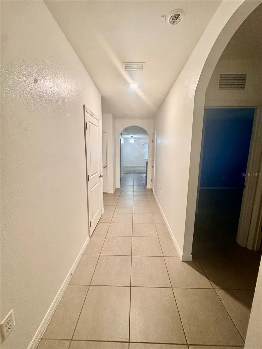 10206 GOLDEN LIGHT CT
