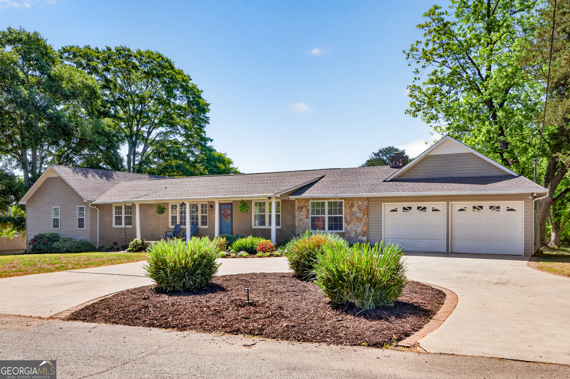 942 Powderbag Creek Road