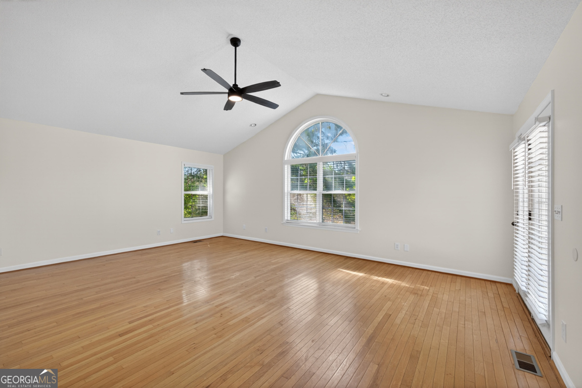 942 Powderbag Creek Road