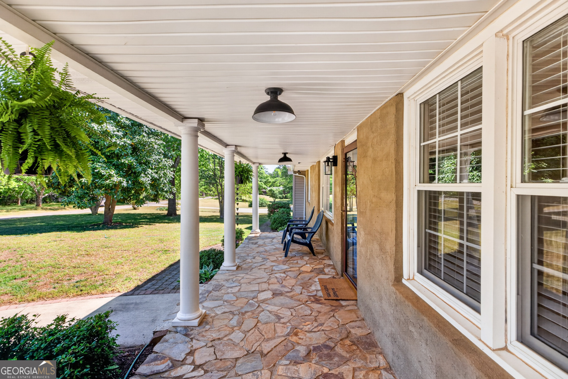 942 Powderbag Creek Road