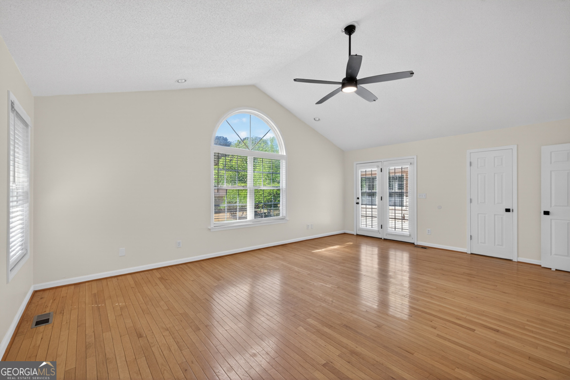 942 Powderbag Creek Road