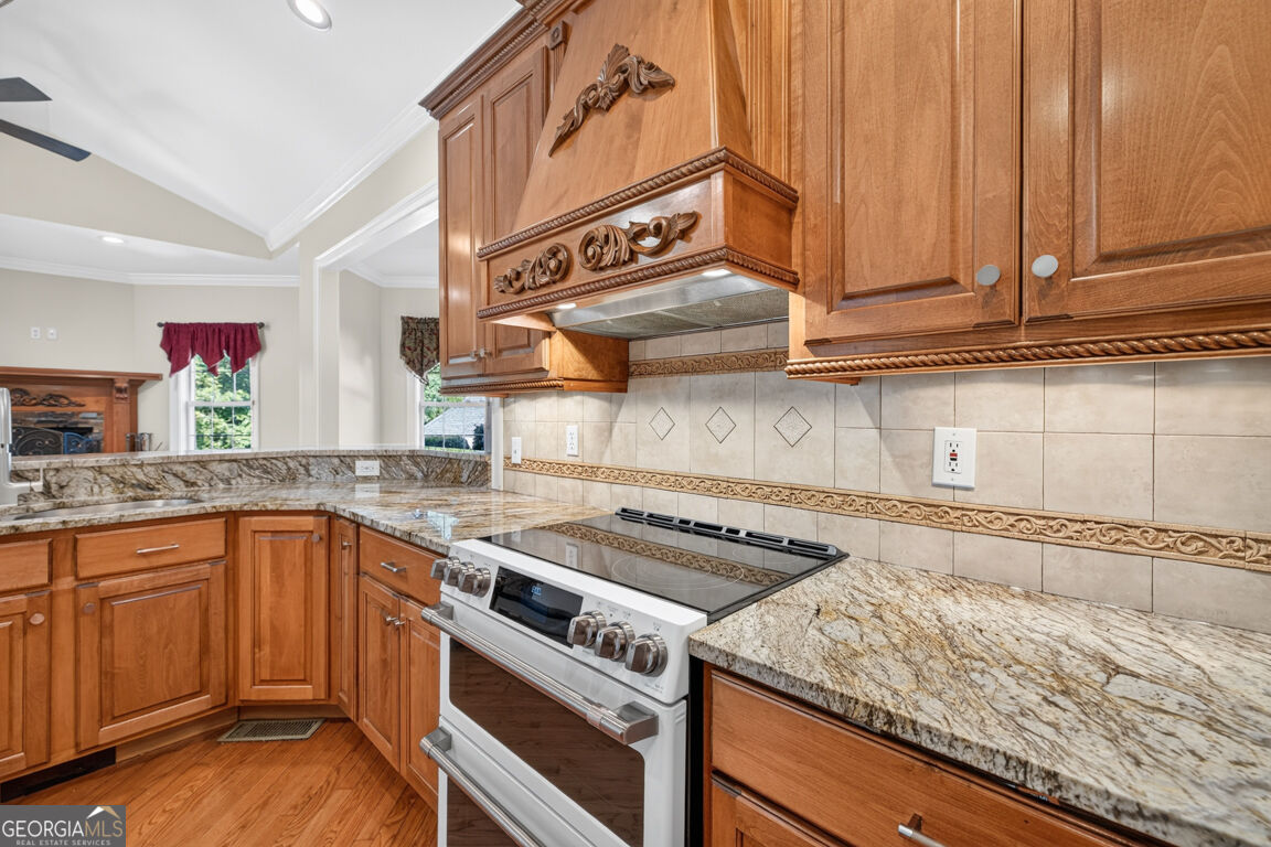1077 Scales Creek Road