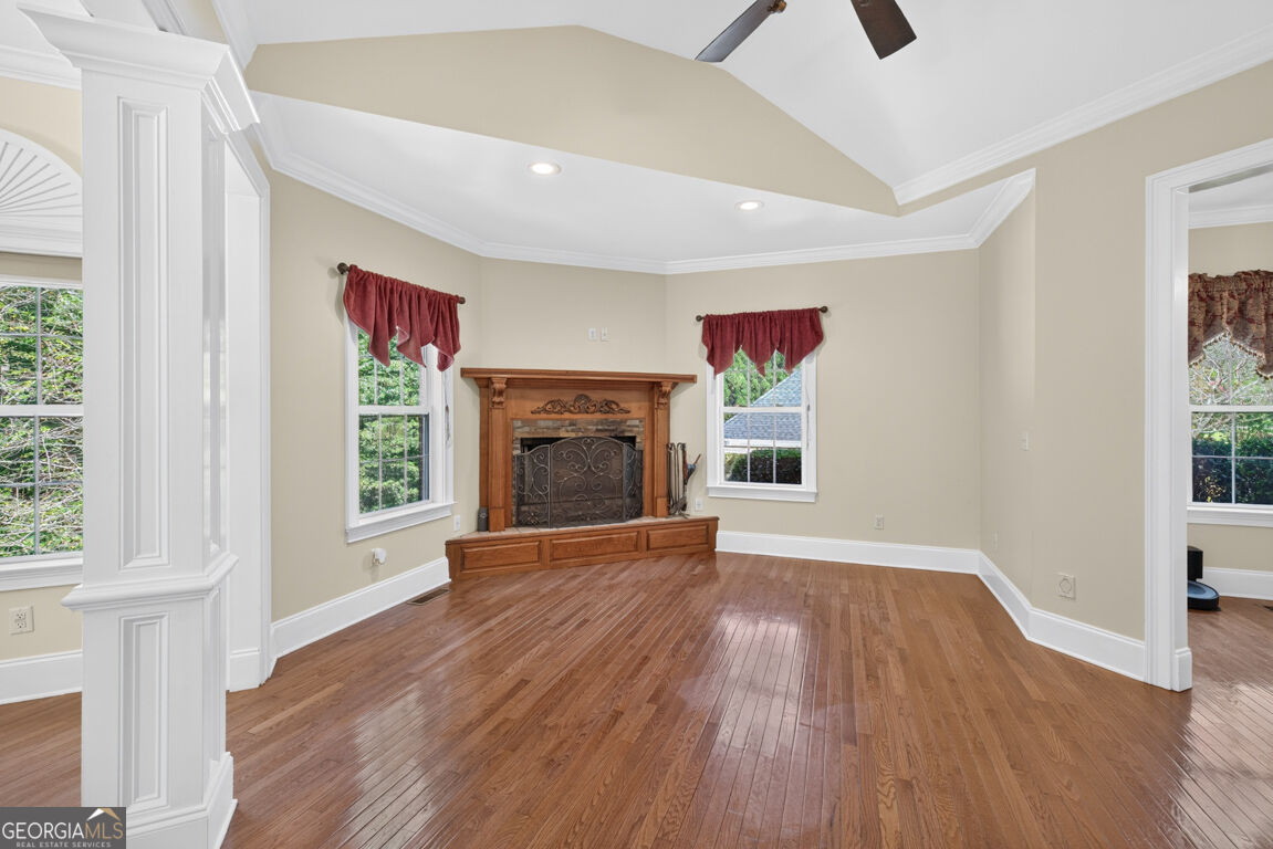 1077 Scales Creek Road