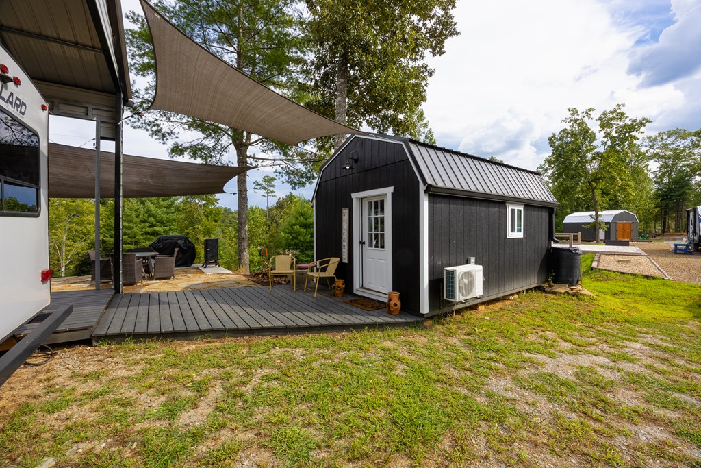 128 Pioneer Estates Rd