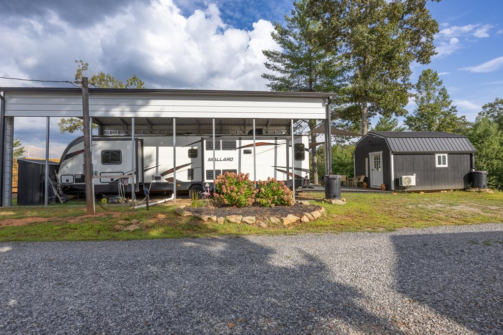 128 Pioneer Estates Rd