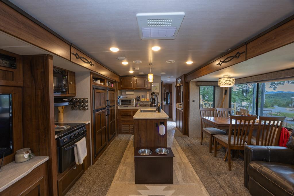 128 Pioneer Estates Rd