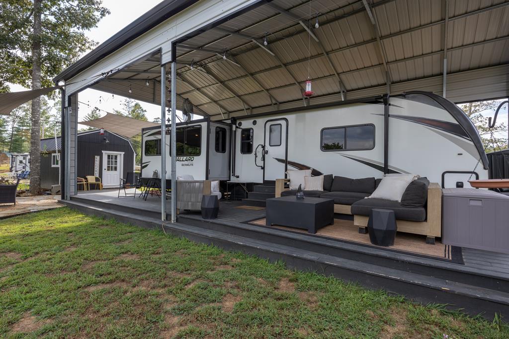 128 Pioneer Estates Rd