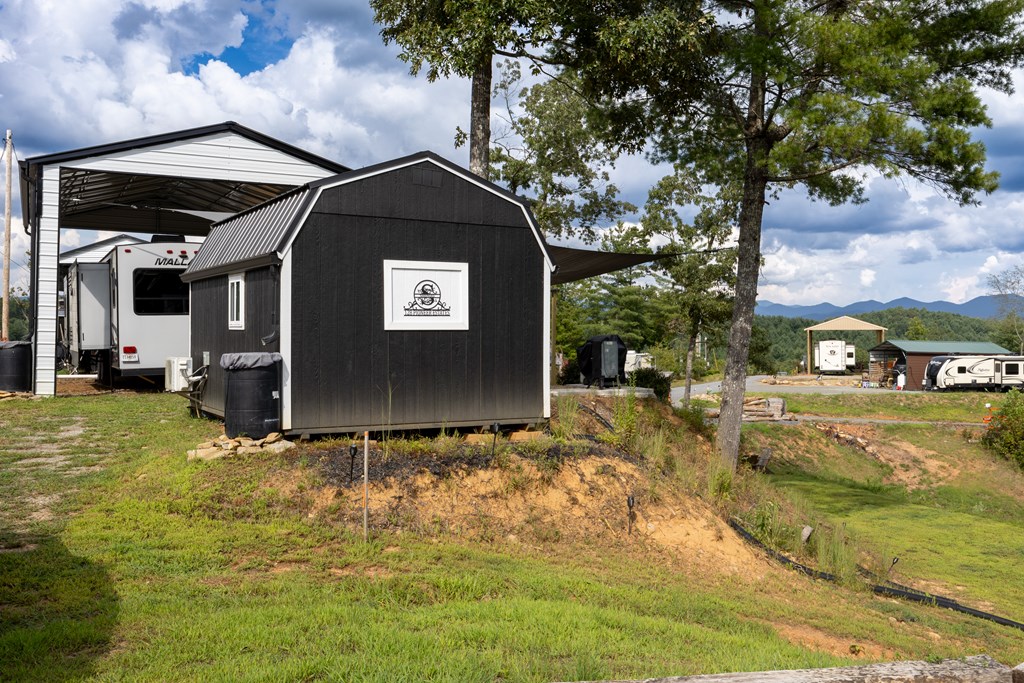 128 Pioneer Estates Rd