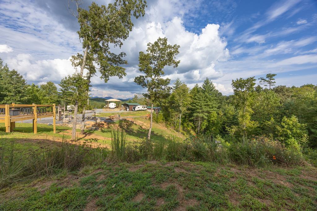 128 Pioneer Estates Rd