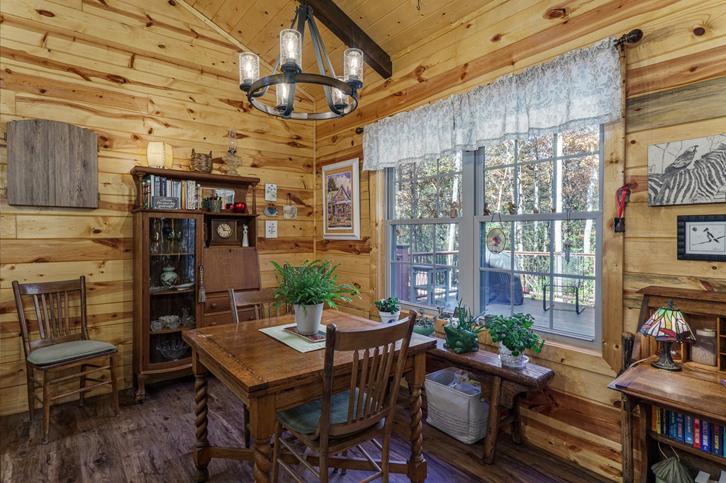 110 Rustic Pine Ridge