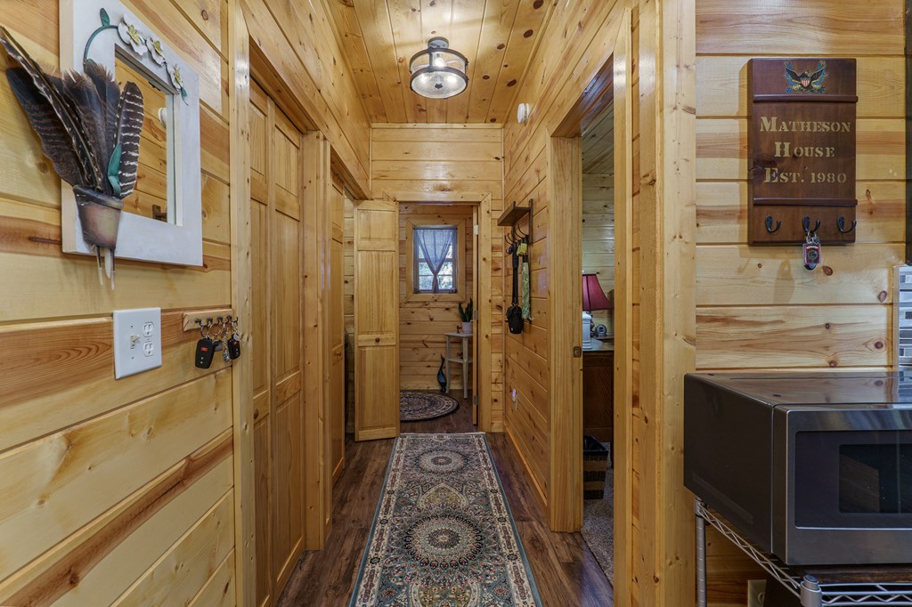 110 Rustic Pine Ridge