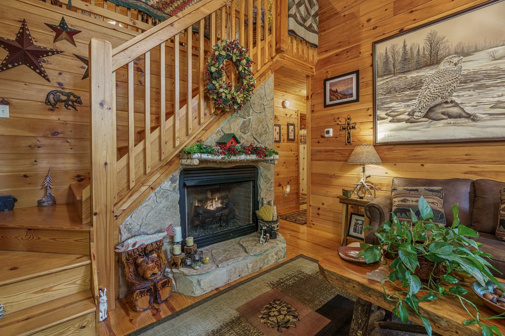 267 Laurelwood Cir