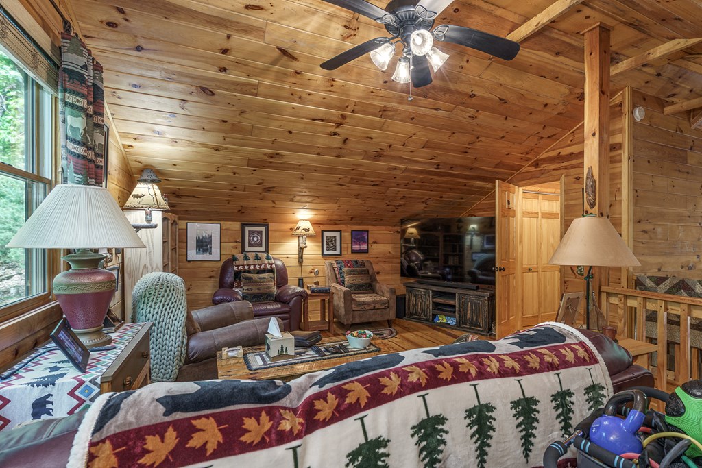 267 Laurelwood Cir