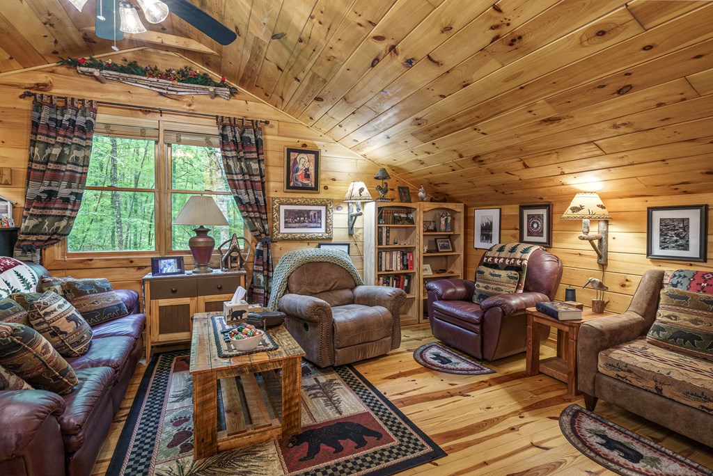 267 Laurelwood Cir