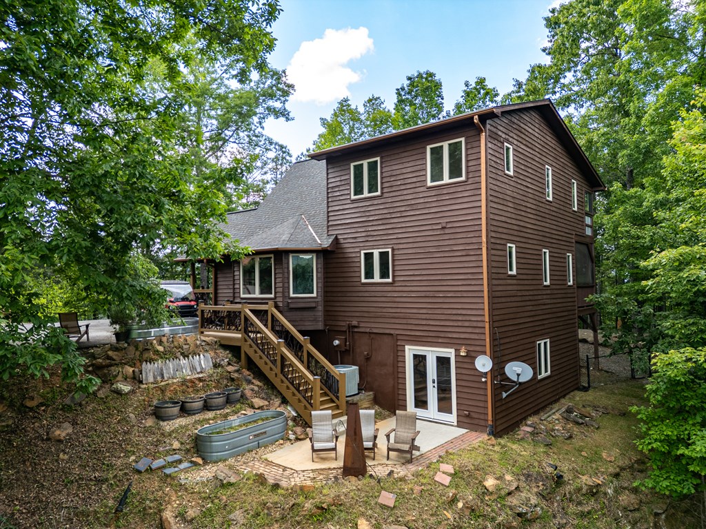 104 Hickory Nut Lane