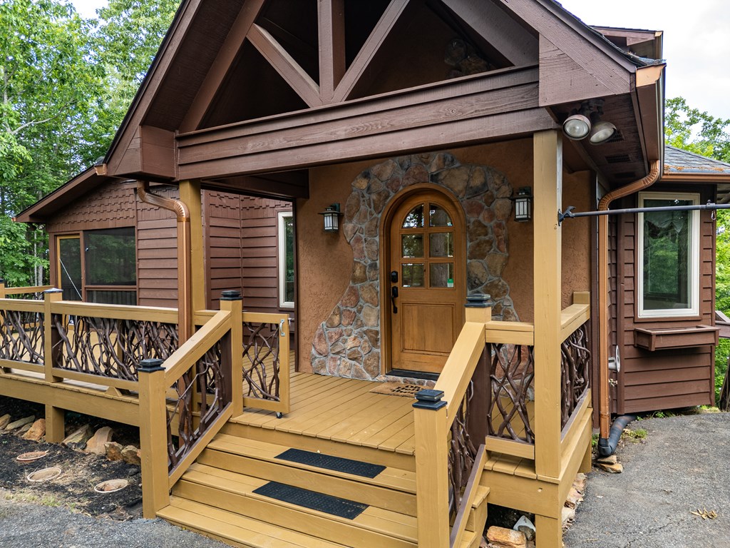 104 Hickory Nut Lane