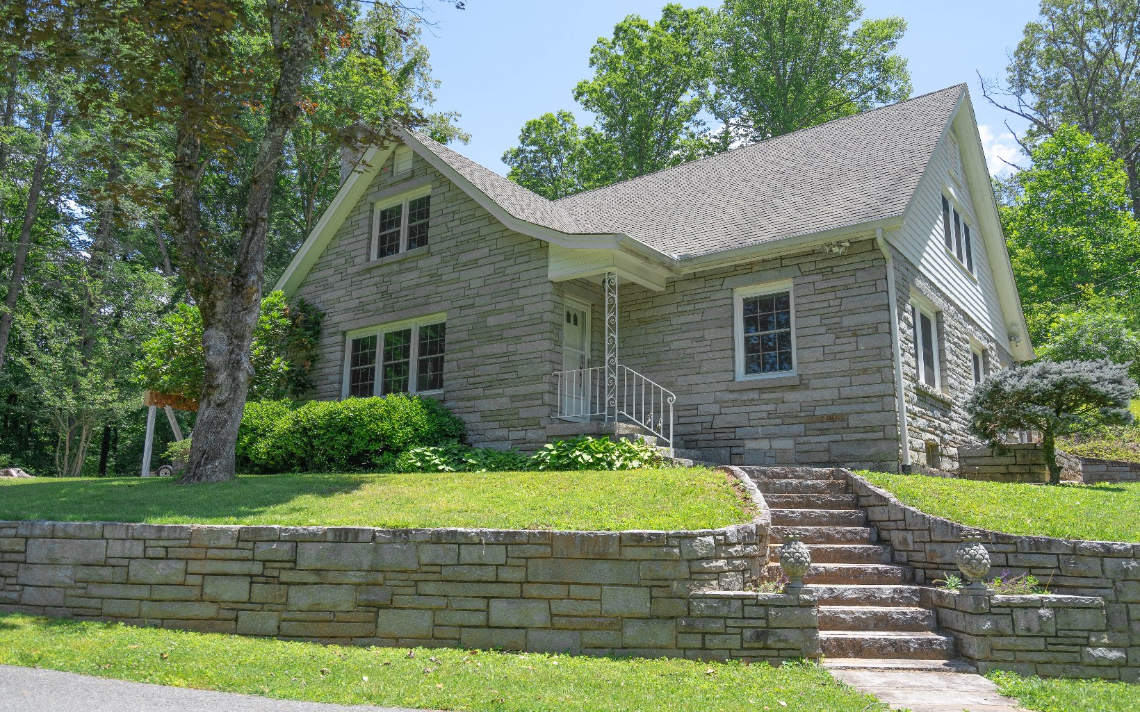 173 Mooreland Heights Street