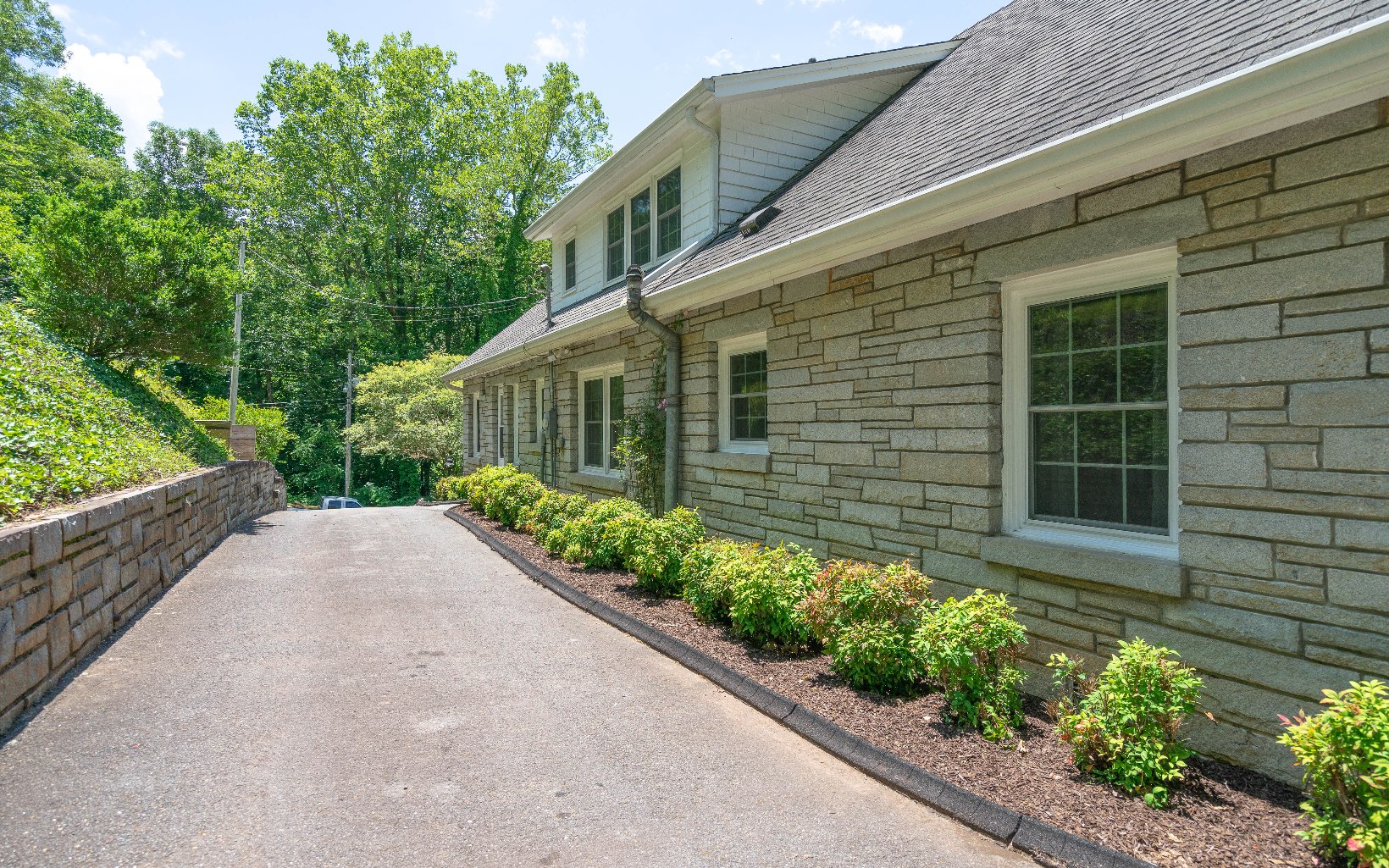 173 Mooreland Heights Street