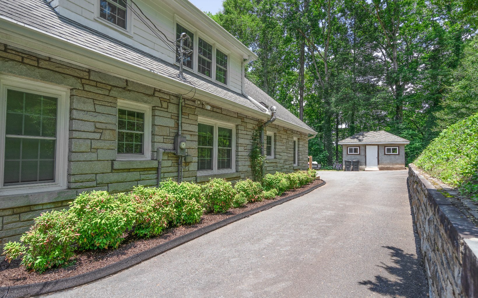 173 Mooreland Heights Street