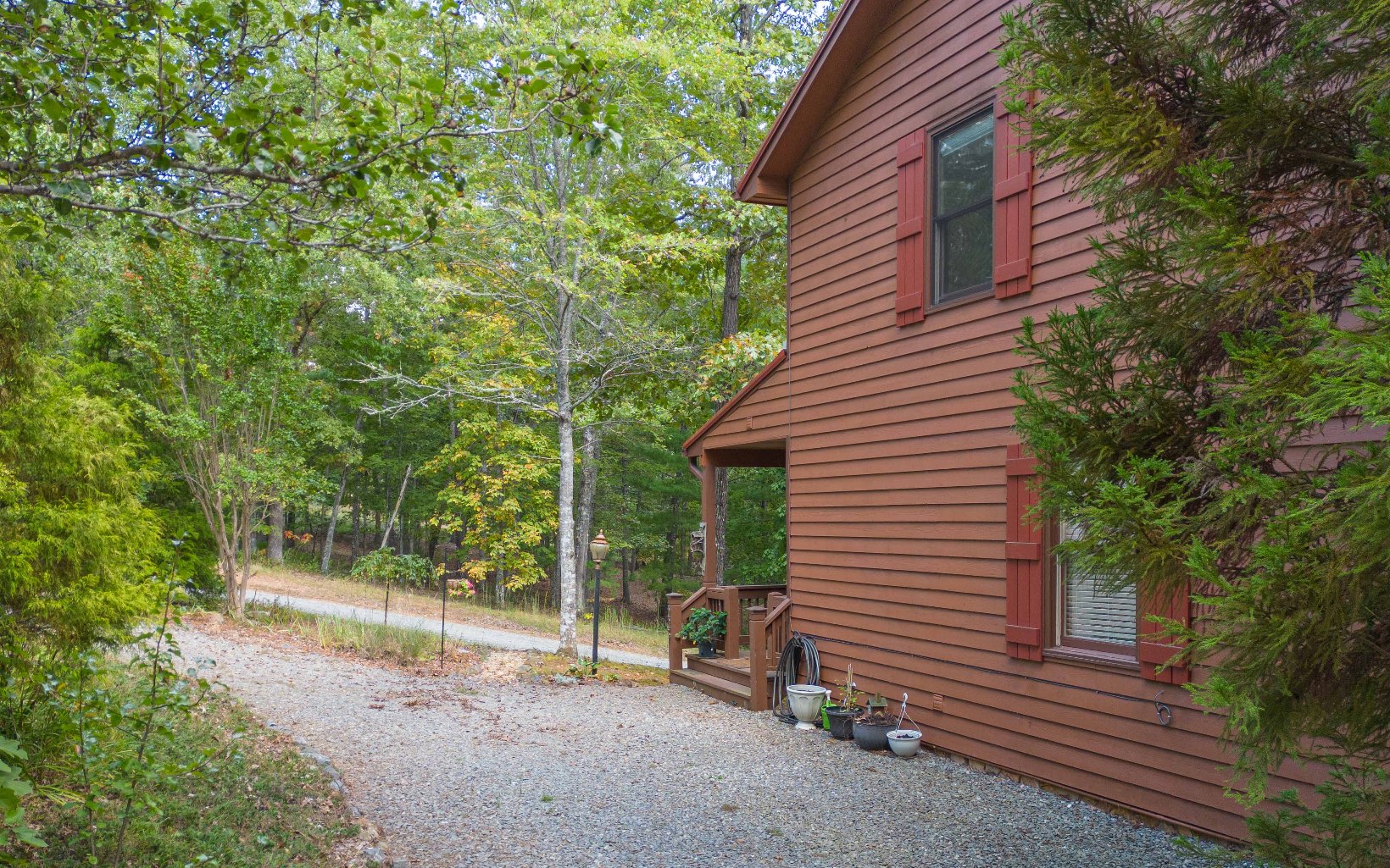 225 Skyland Trail