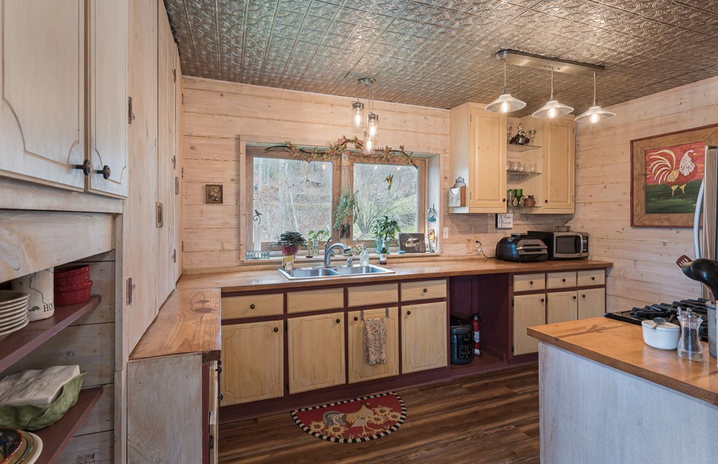 457 Persimmon Heights Road