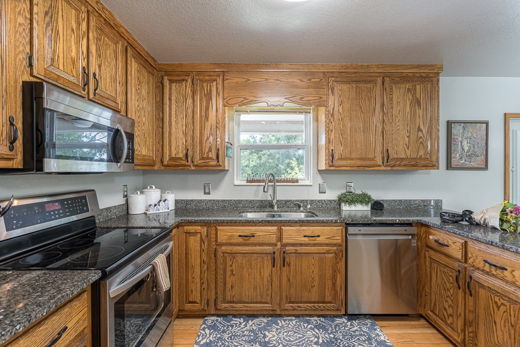 68 Looking Glass Lane