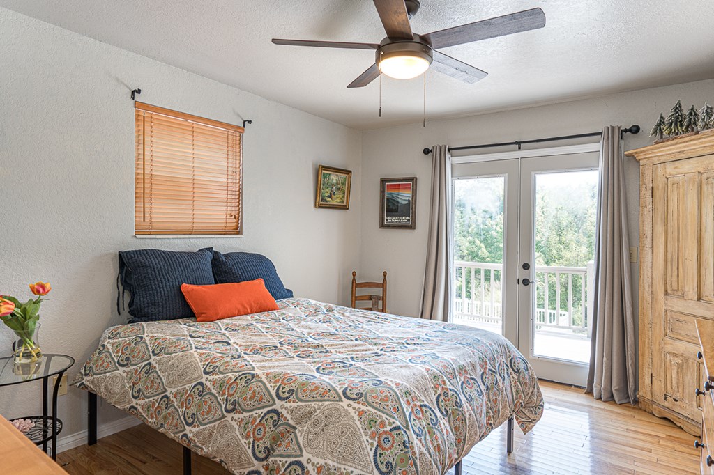 68 Looking Glass Lane