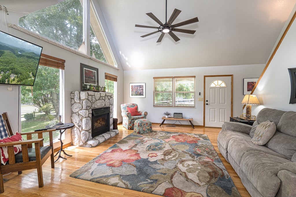 68 Looking Glass Lane