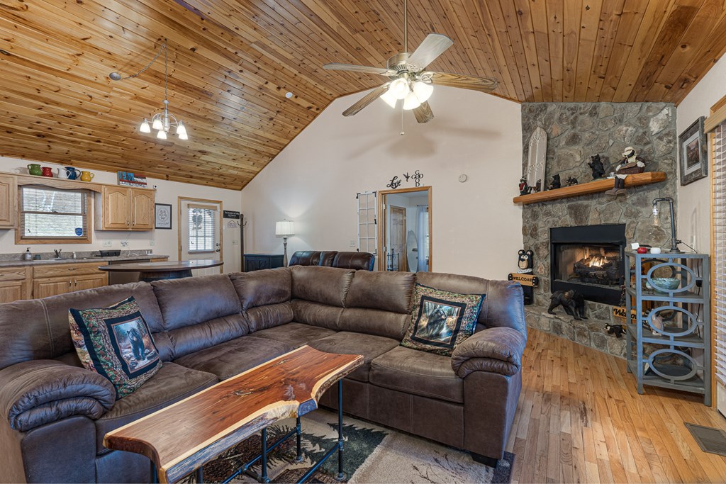 427 Dillon Oaks Drive