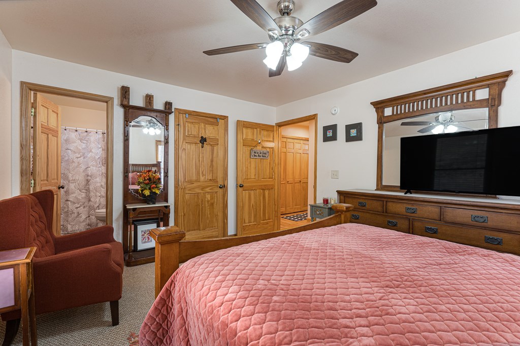 427 Dillon Oaks Drive