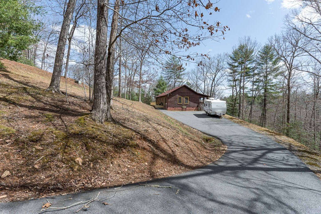 427 Dillon Oaks Drive