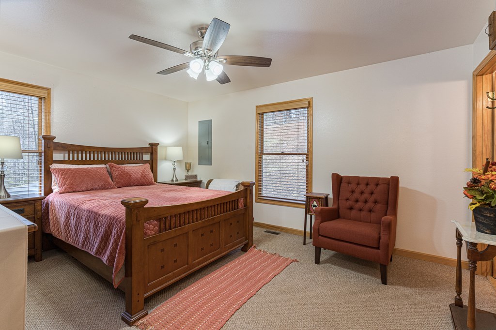 427 Dillon Oaks Drive