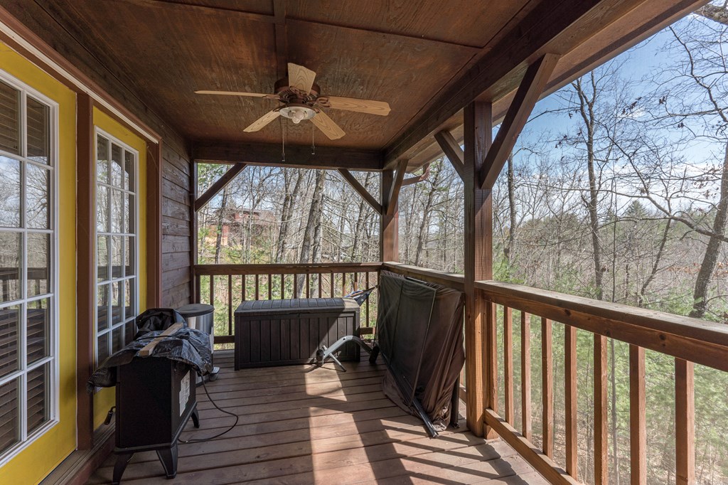 427 Dillon Oaks Drive