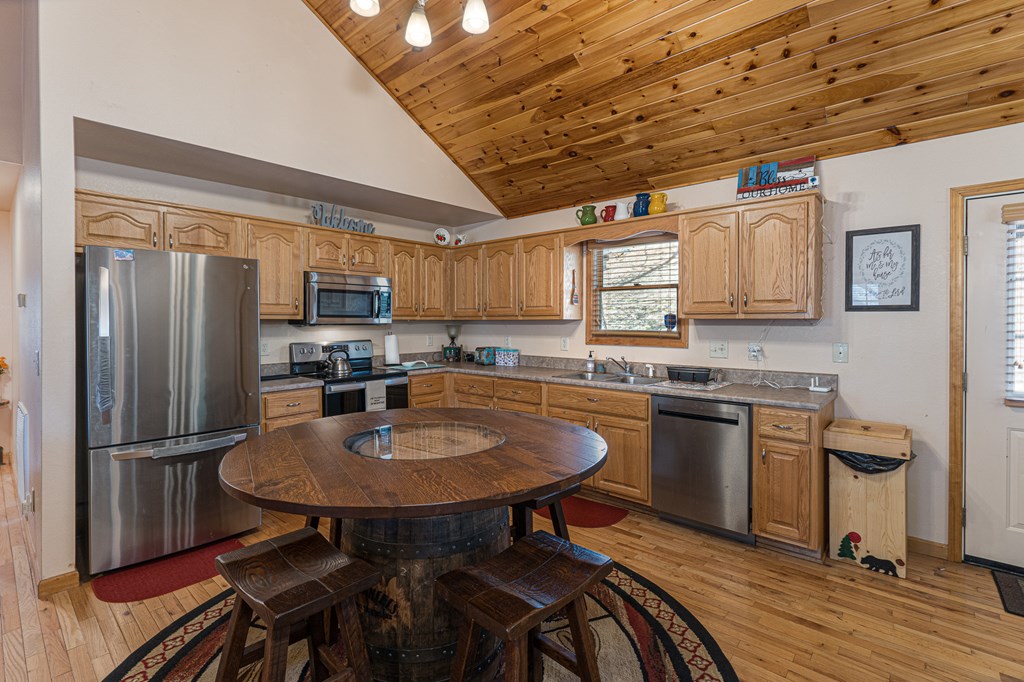 427 Dillon Oaks Drive