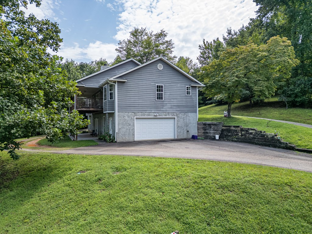 208 Oak Forest Circle