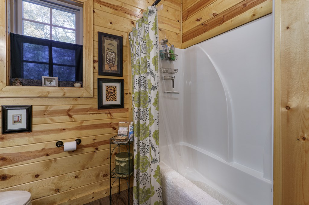 110 Rustic Pine Ridge