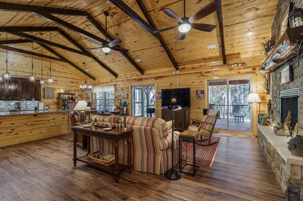 110 Rustic Pine Ridge