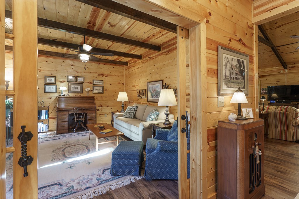 110 Rustic Pine Ridge